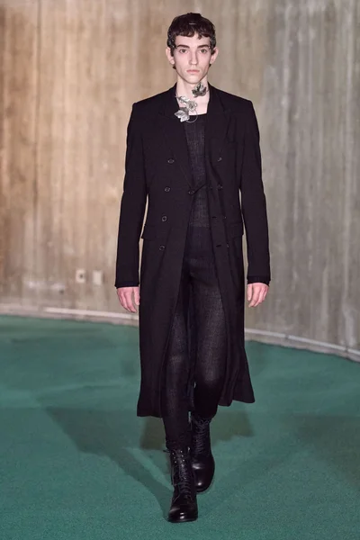Look 1